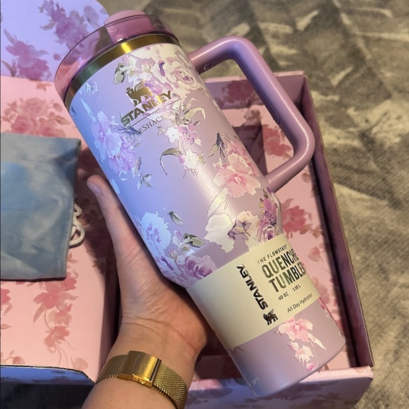 New Stanley X LoveShackFancy Floral 40oz Tumbler - Picture 2 of 9